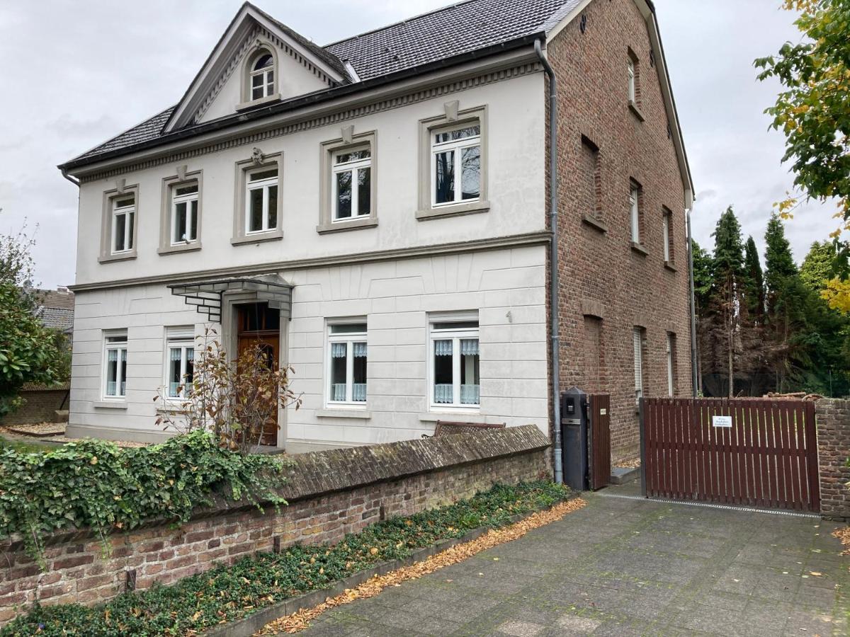 Im Alten Pastorat Grevenbroich Exterior photo